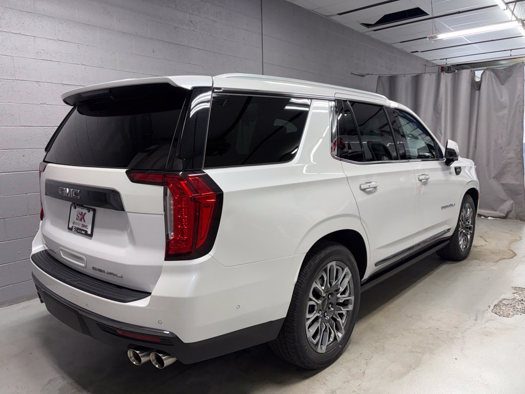 Used 2023 GMC Yukon Denali Ultimate AWD/4WD image 2