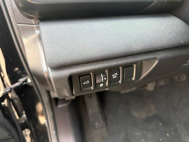 Used 2023 Subaru Outback Premium AWD/4WD image 15