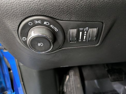 Used 2024 Jeep Compass Limited image 21