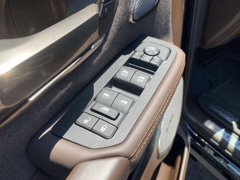 Used 2025 RAM 1500 Limited AWD/4WD image 25