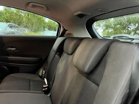 Used 2021 Honda HR-V LX image 8