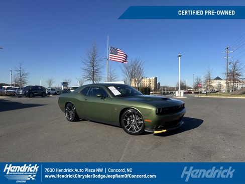 Certified 2022 Dodge Challenger R/T Scat Pack image 1