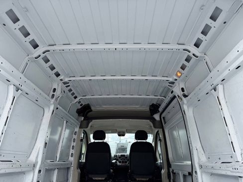 Used 2020 RAM ProMaster 2500 w/ Premium Appearance Group FWD image 17