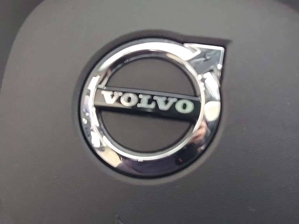 Certified 2024 Volvo XC60 T8 Ultimate w/ Climate Package AWD/4WD image 26