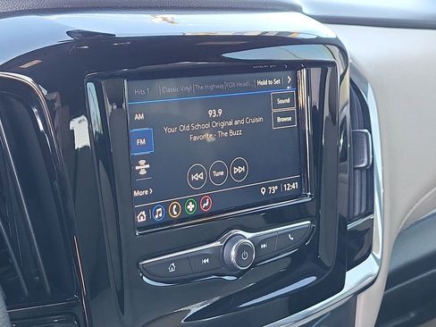 Used 2023 Chevrolet Traverse LS image 19