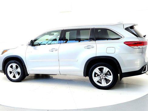 Certified 2019 Toyota Highlander Limited image 4