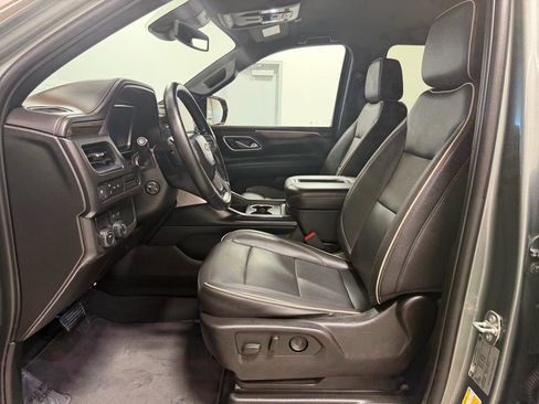 Used 2023 Chevrolet Suburban Premier RWD image 13