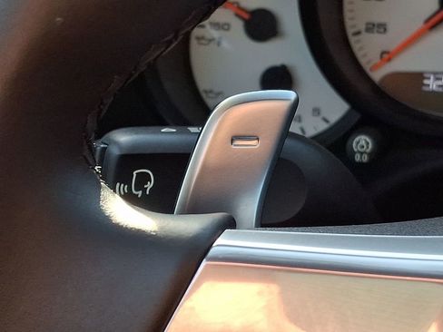 Used 2015 Porsche 911 Carrera 4 image 19