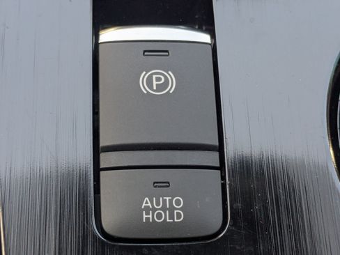 Used 2023 Nissan Rogue S AWD/4WD image 23