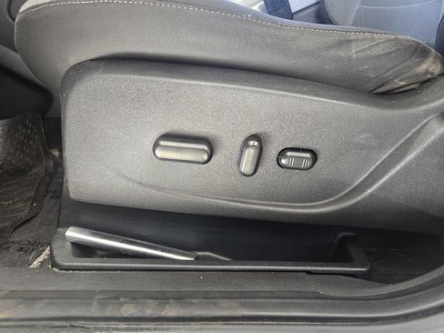Used 2016 Ford Escape SE w/ Equipment Group 201A AWD/4WD image 12