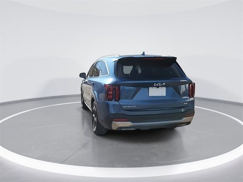 Used 2025 Kia Sorento EX image 7