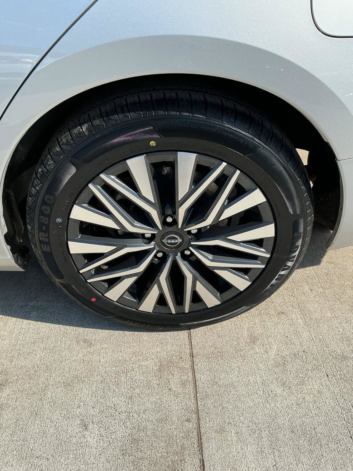 Used 2024 Nissan Altima 2.5 SV FWD image 10