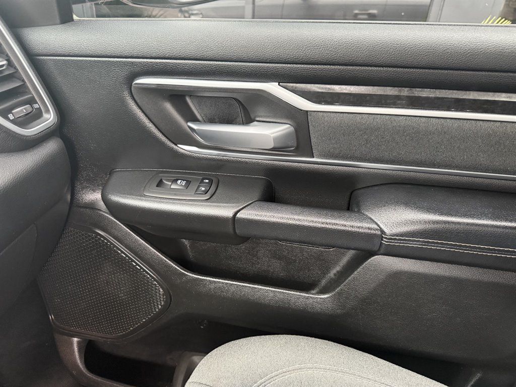 Used 2019 RAM 1500 Big Horn AWD/4WD image 30
