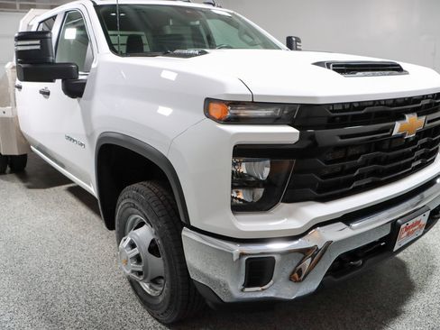 Used 2025 Chevrolet Silverado 3500 W/T w/ WT Convenience Package AWD/4WD image 5