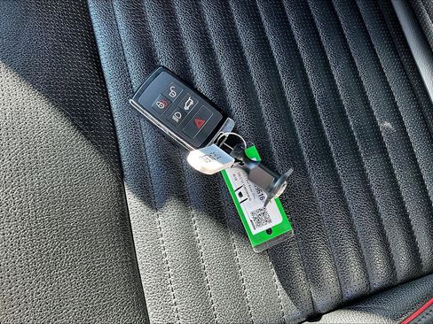 Used 2022 Land Rover Discovery Sport S R-Dynamic image 11