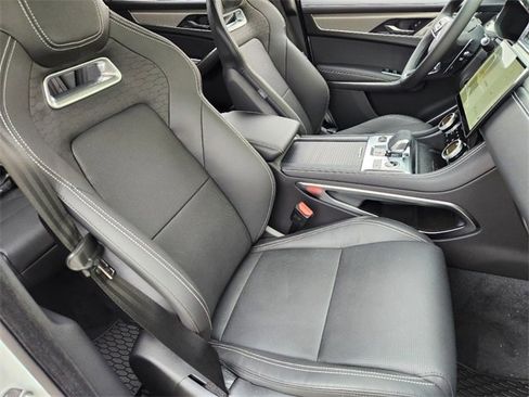 Used 2025 Jaguar F-PACE R-Dynamic S image 11