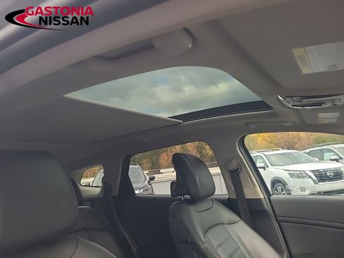 Used 2023 Kia Sportage SX image 27