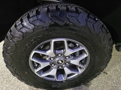 Certified 2025 Ford Bronco Badlands image 12