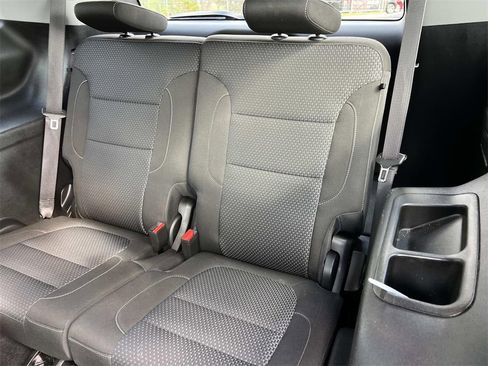 Certified 2023 GMC Acadia SLE w/ Driver Convenience Package image 13