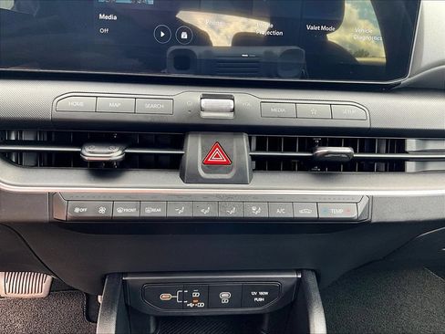 Used 2025 Kia K4 FWD image 17