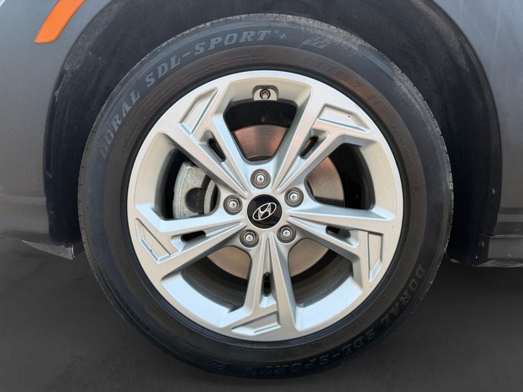 Used 2023 Hyundai Kona SEL AWD/4WD image 13