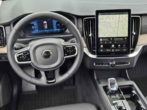 New 2026 Volvo XC90 B5 Plus w/ Protection Package Premier AWD/4WD image 21