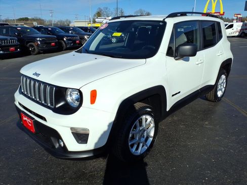 Used 2023 Jeep Renegade Latitude w/ Premium Group image 8
