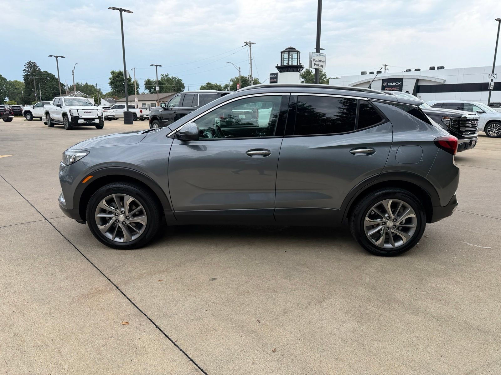 Used 2021 Buick Encore GX Essence w/ Experience Buick Package AWD/4WD image 8