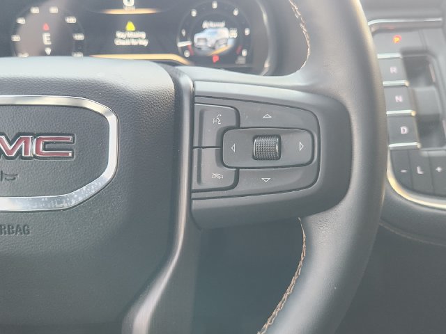 Used 2024 GMC Yukon AT4 w/ Technology Package AWD/4WD image 29