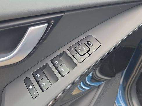 New 2026 Kia Niro EX FWD image 19