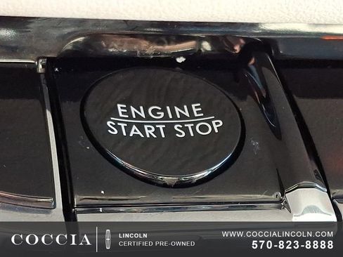 Certified 2025 Lincoln Aviator AWD image 24