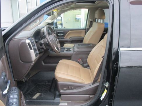 Used 2018 GMC Sierra 2500 Denali image 17