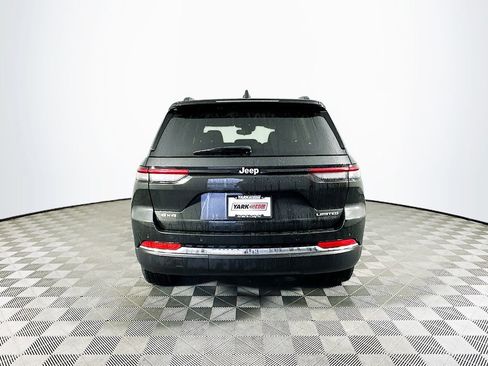 Certified 2024 Jeep Grand Cherokee Limited image 9