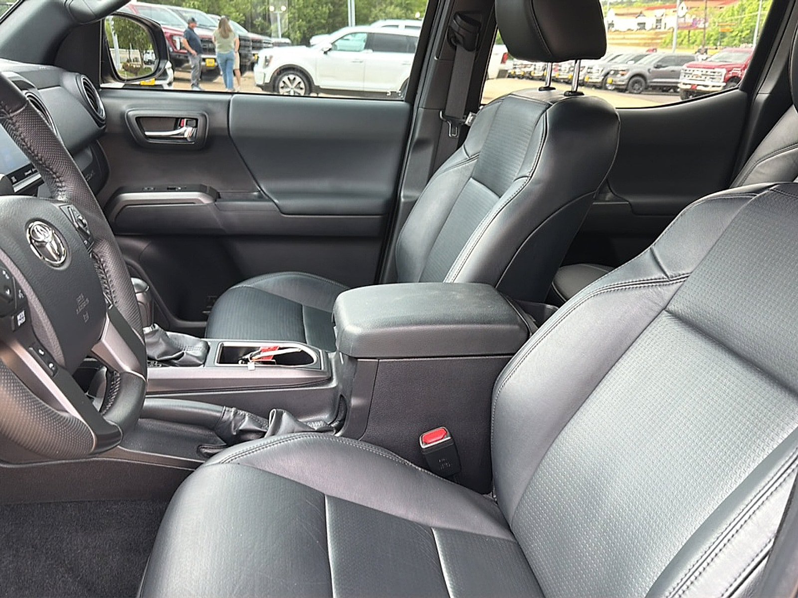 Used 2023 Toyota Tacoma TRD Sport w/ TRD Premium Sport Package AWD/4WD image 28