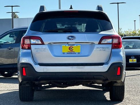 Used 2018 Subaru Outback 3.6R Limited image 5
