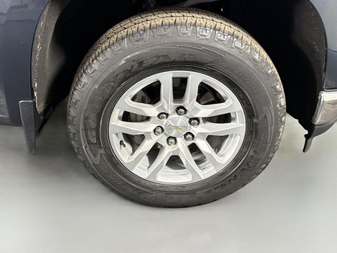 Used 2021 Chevrolet Silverado 1500 LT AWD/4WD image 31