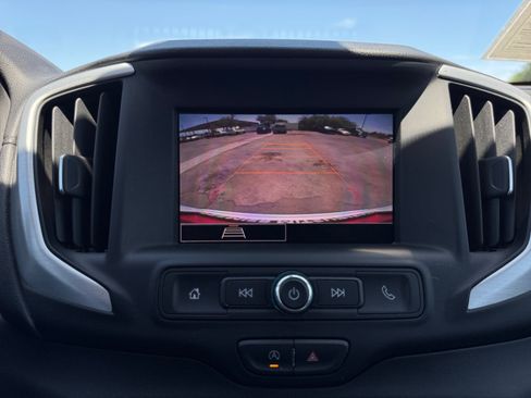 Used 2024 GMC Terrain SLE w/ Driver Convenience Package FWD image 21