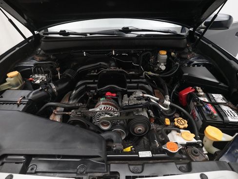 Used 2013 Subaru Outback 3.6R Limited w/ Moonroof Pkg image 3