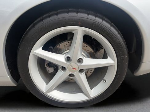 Used 2013 Chevrolet Corvette Convertible RWD image 17