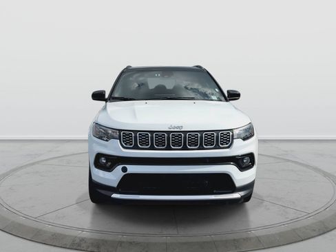 Used 2025 Jeep Compass Limited AWD/4WD image 3