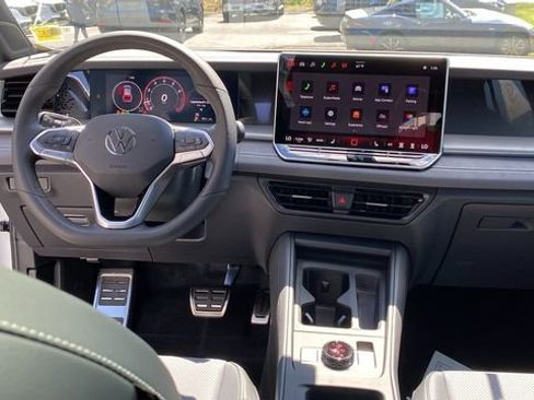 New 2026 Volkswagen Tiguan SE R-Line AWD/4WD image 9