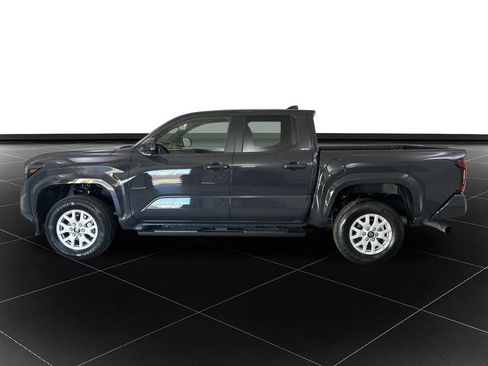 Used 2025 Toyota Tacoma SR5 image 2