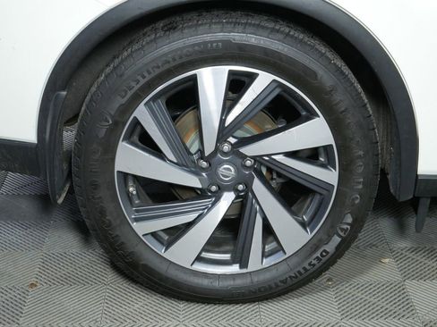 Used 2018 Nissan Murano Platinum image 11