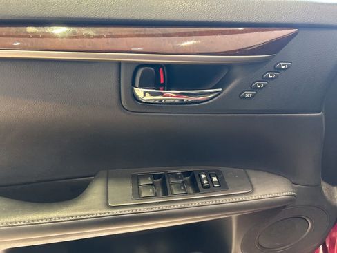 Used 2015 Lexus ES 350 w/ Ultra Luxury Package image 3