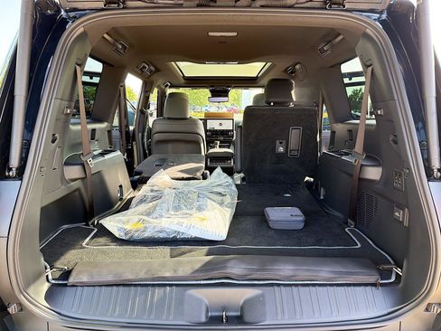 Used 2024 Lexus GX 550 w/ Accessory Package (Z1) AWD/4WD image 8