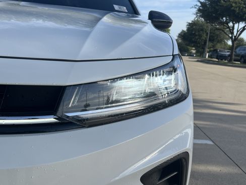 Certified 2025 Volkswagen Jetta Sport FWD image 5