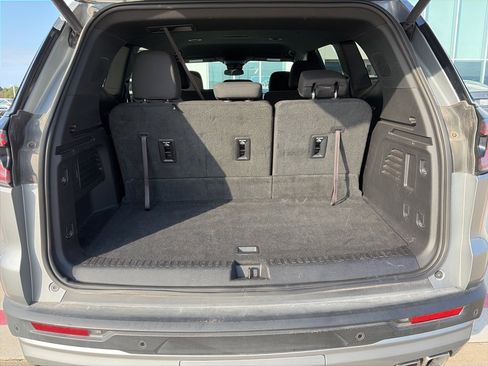 Used 2025 GMC Acadia Elevation image 10