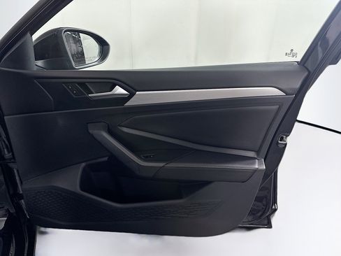 Used 2025 Volkswagen Jetta S image 30