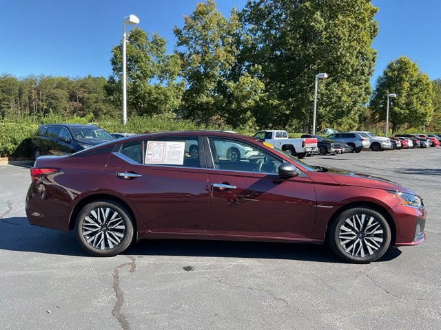 Used 2025 Nissan Altima 2.5 SV FWD image 7
