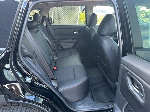 Certified 2025 Nissan Rogue SV AWD/4WD image 27